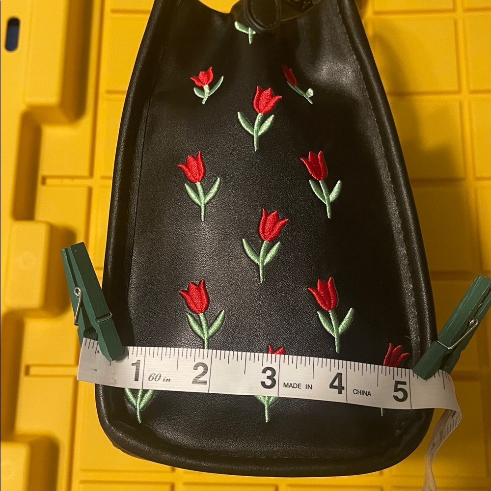 NWT Betsey Johnson 🌷 Tulip 🌷Floral Embroidered Black Handbag - Picture 12 of 13
